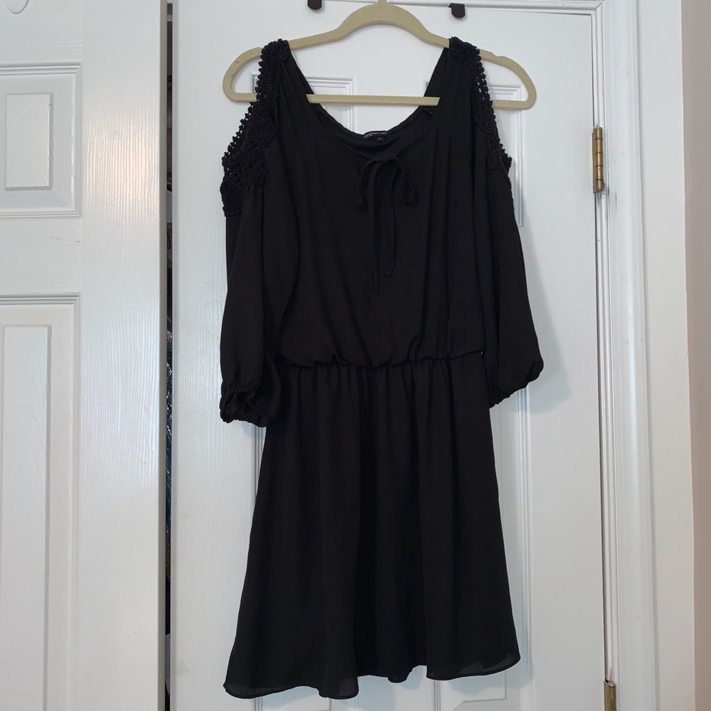 Lace Detailed Open Shoulder Dress